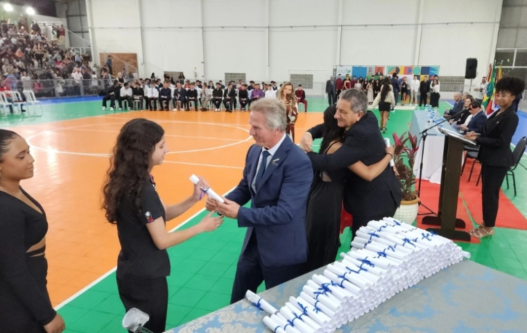 Imagem do post Bairro da Juventude forma 350 jovens